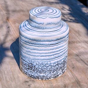 Vase mit Deckel